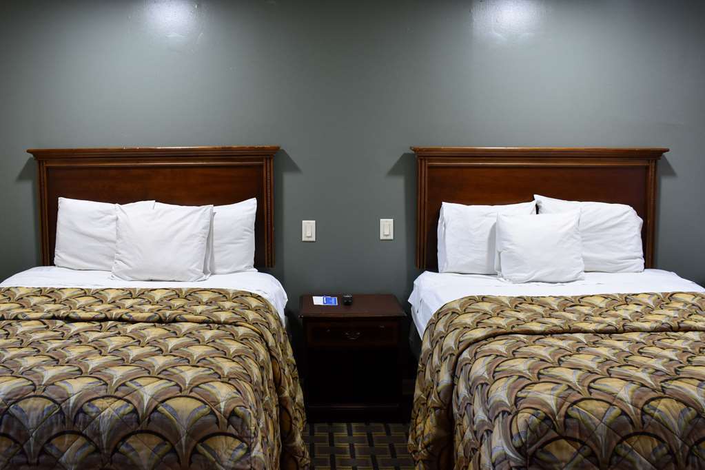 Rodeway Inn - Swainsboro Room photo